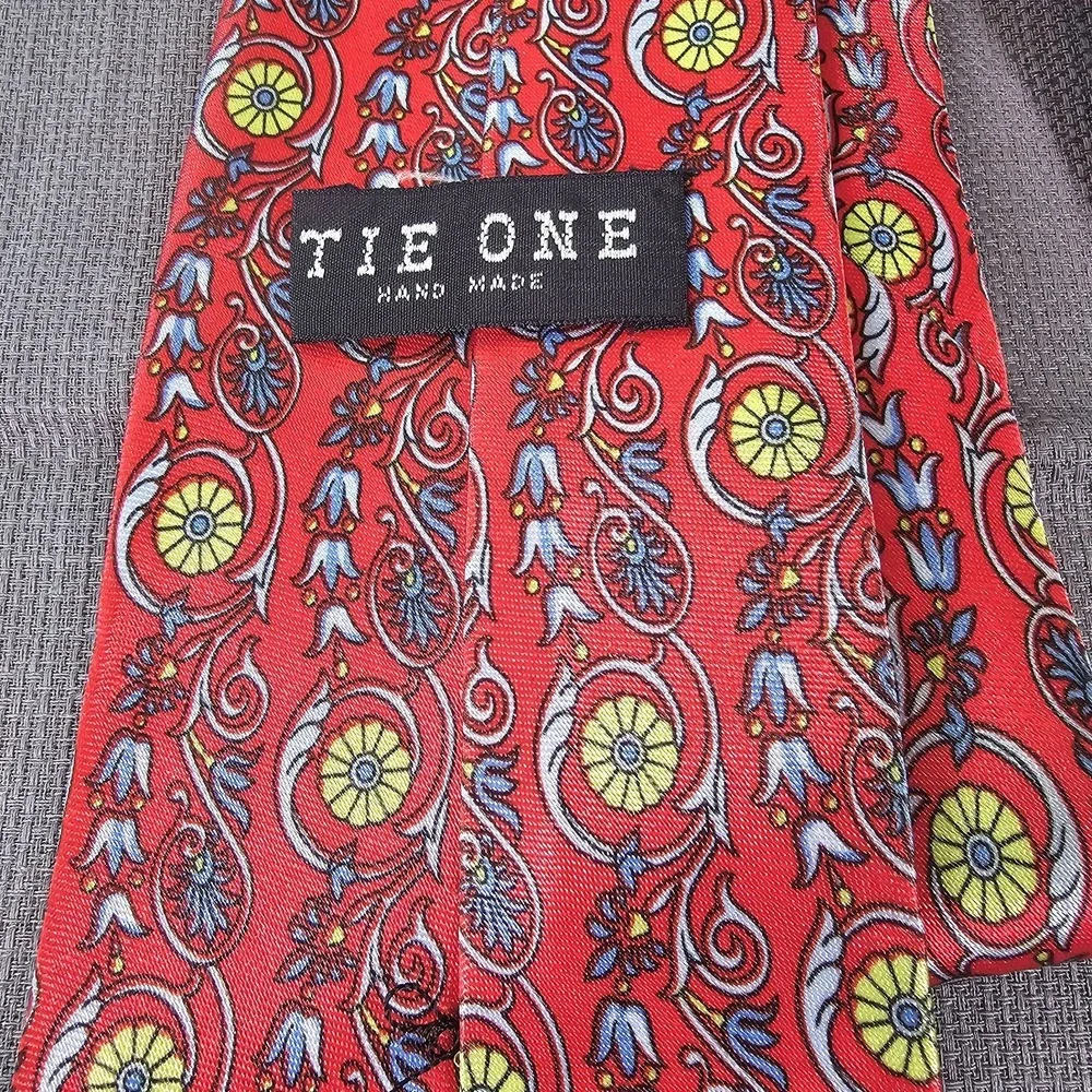 TIE‎ ONE handmade red floral neck tie